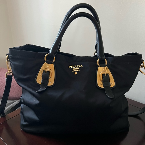 AUTHENTIC PRADA - Picture 3 of 12